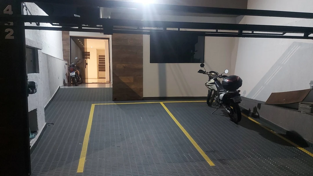 Entrada real da LR Quiropraxia na Rua José Manoel Lopes, em Guarulhos